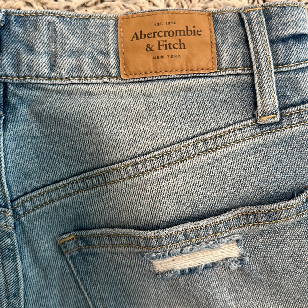 Abercrombie High Rise Short - Picture 4 of 4